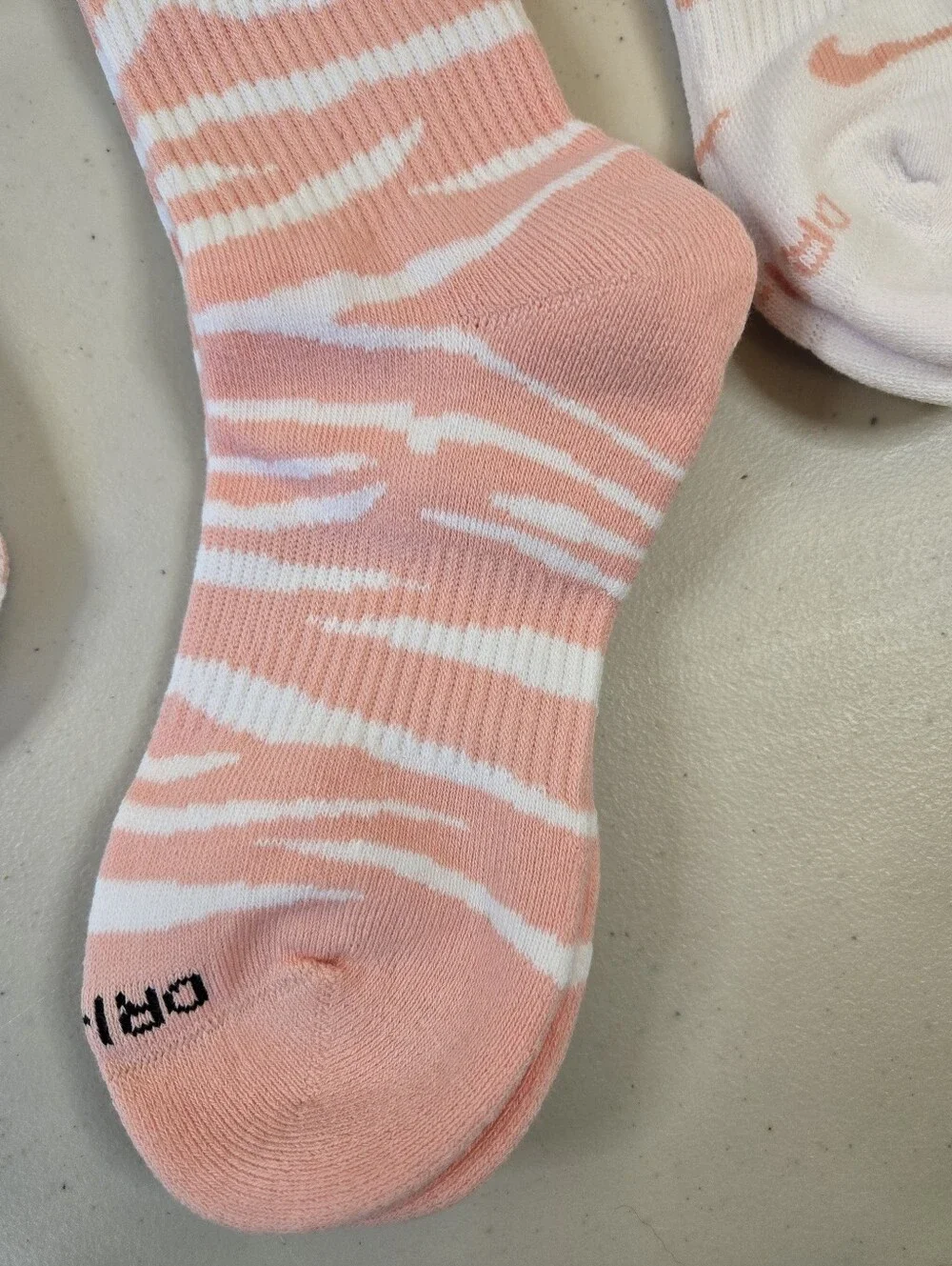 NWoT Nike 3-Pack Pink & White Crew Socks Medium 6-10